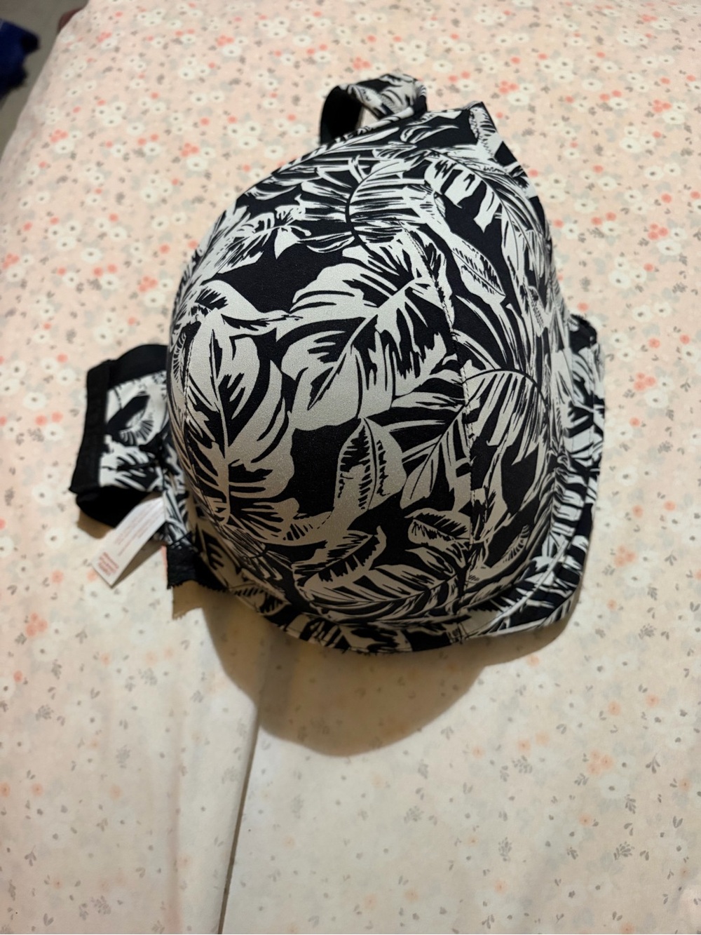 Cacique Black and White Leaf-Print T-Shirt Bra - Picture 2 of 5